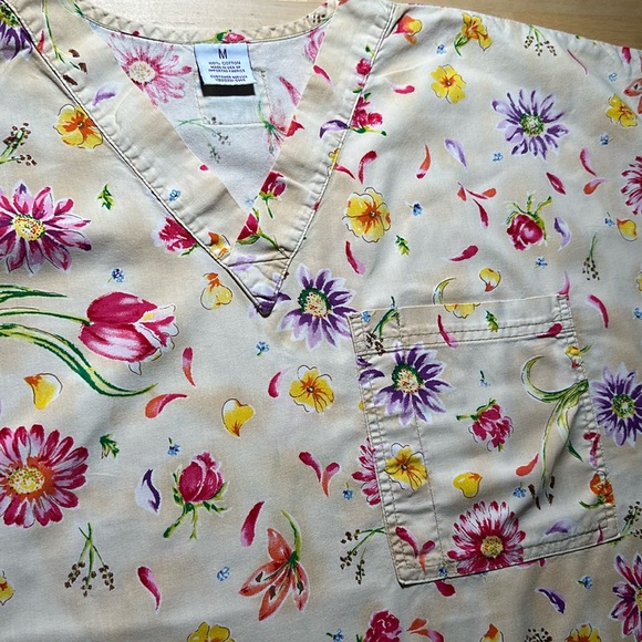 S.C.R.U.B.S. Cream Floral Patterned Scrub Top - Picture 2 of 5